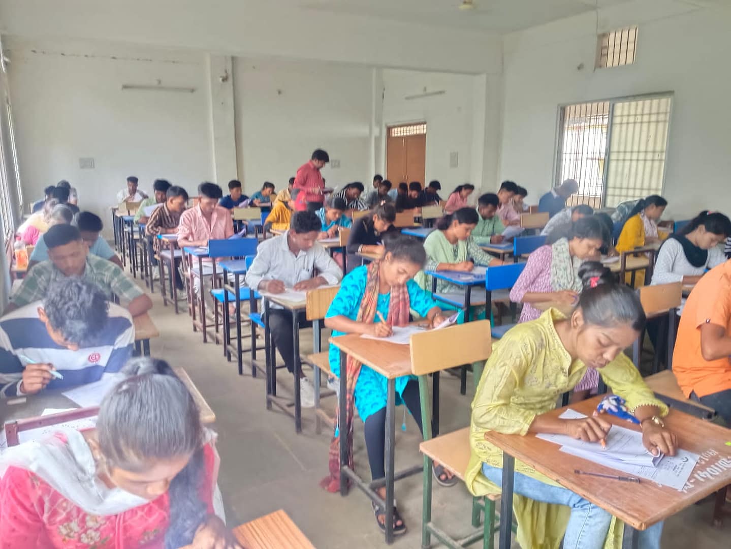 जशपुरनगर : नव संकल्प जशपुर के नए बैच के लिए हुआ प्रवेश परीक्षा का आयोजन